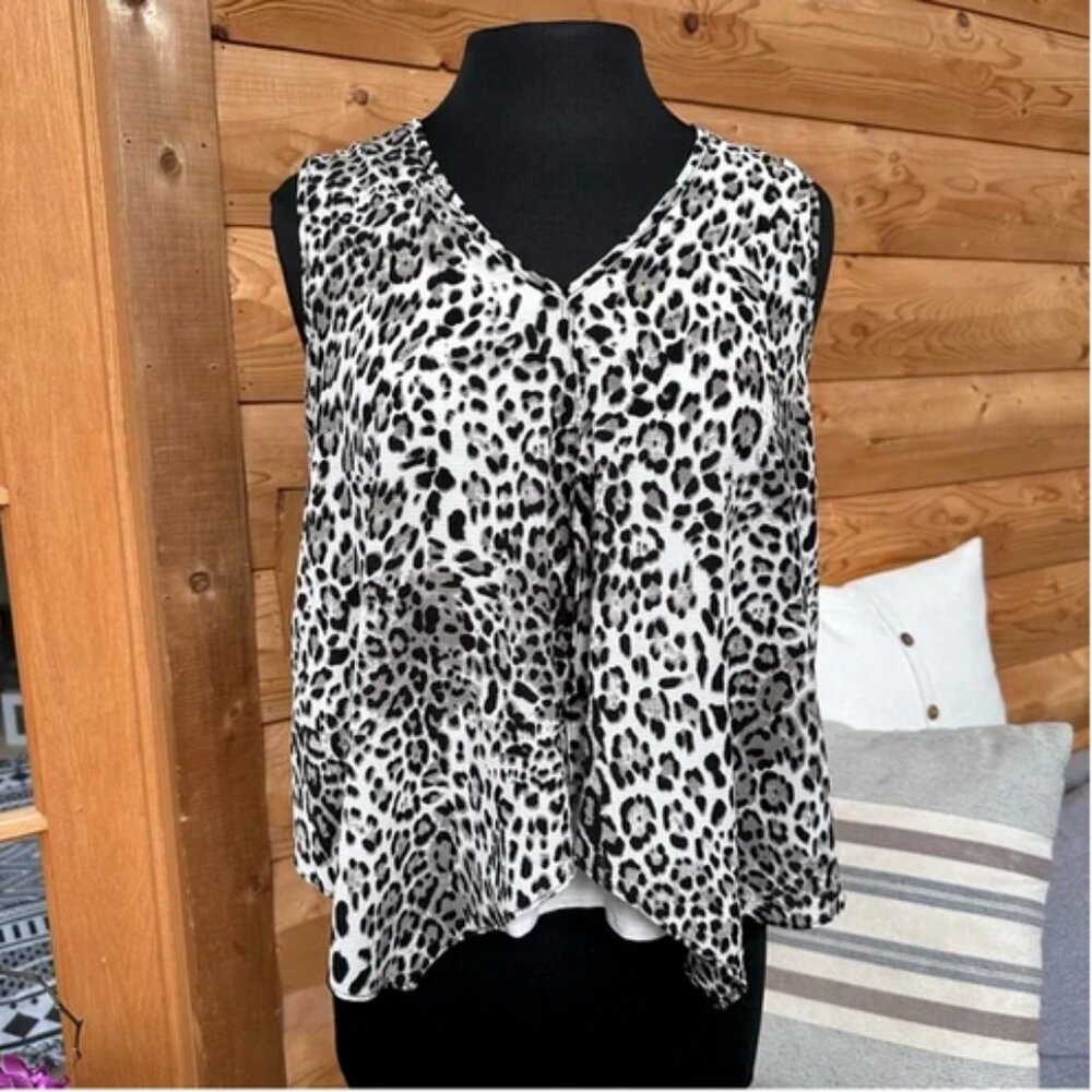 Green Envelope V-Neck Layered Sleeveless Leopard Tank Top Medium